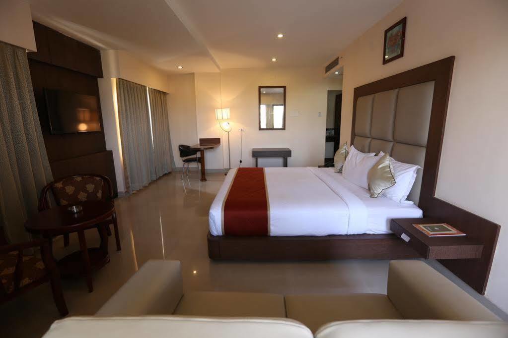 The Contour Hotel 古瓦哈提 外观 照片